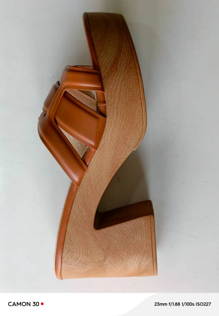 Chaussures compensées